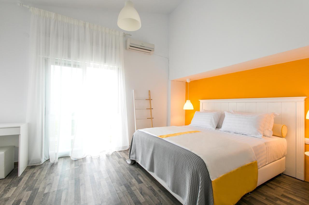 Hestia Beachfront Villa Políhrono Kültér fotó